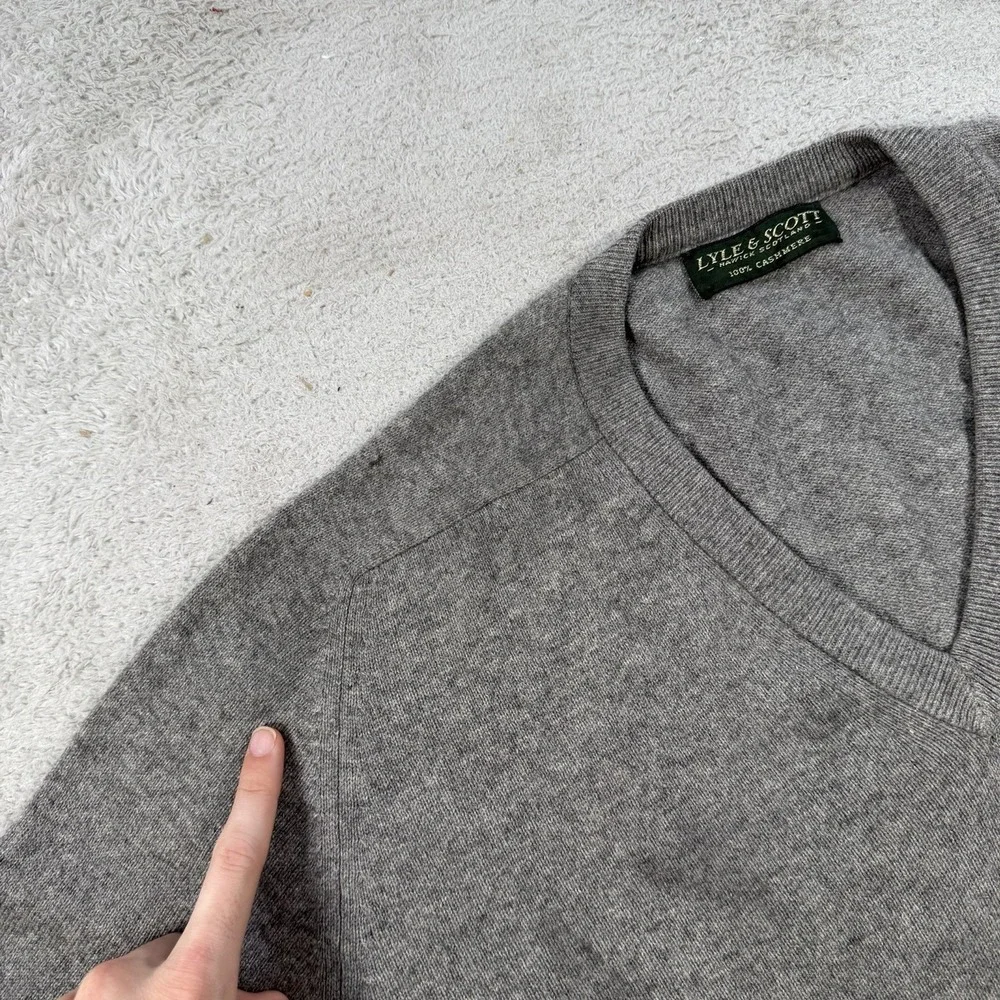 Lyle & Scott Sweater Mens XL Grey 100% Cashmere V-Neck Scotland Pullover Soft